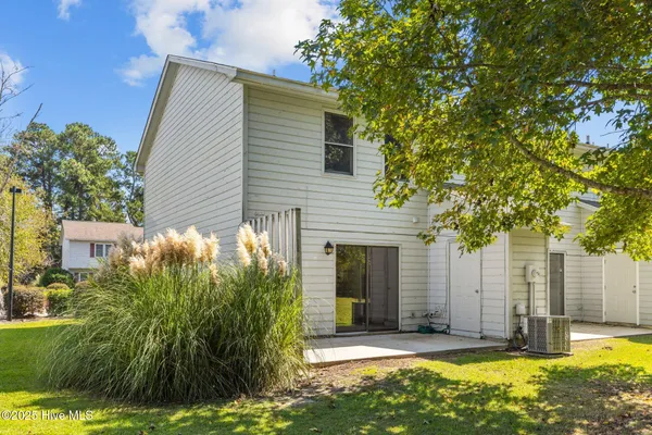 $1,475 | 48 Port W Court, Unit D, Swansboro, NC 28584