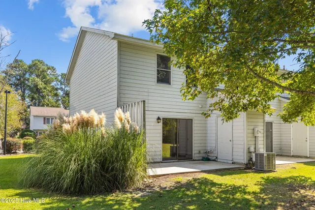 $1,575 | 48 Port W Court, Unit D, Swansboro, NC 28584