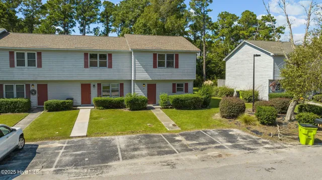 $1,575 | 48 Port W Court, Unit D, Swansboro, NC 28584