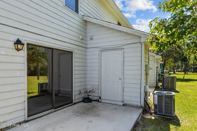 $1,575 | 48 Port W Court, Unit D, Swansboro, NC 28584