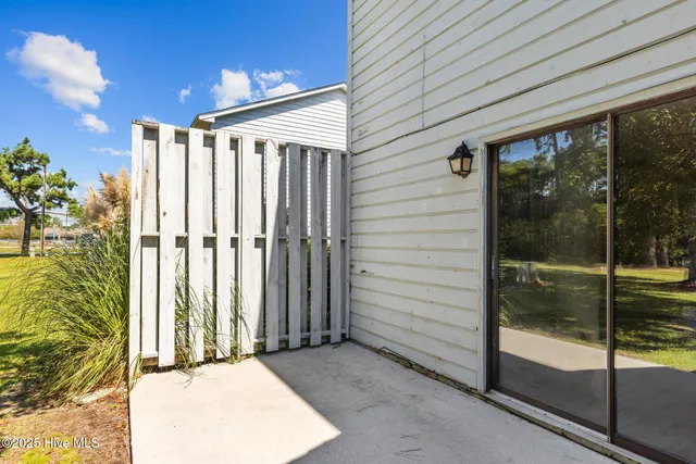 $1,575 | 48 Port W Court, Unit D, Swansboro, NC 28584