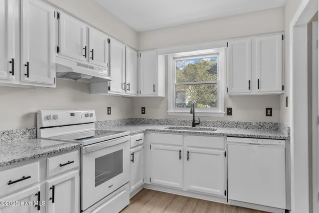 $1,575 | 48 Port W Court, Unit D, Swansboro, NC 28584