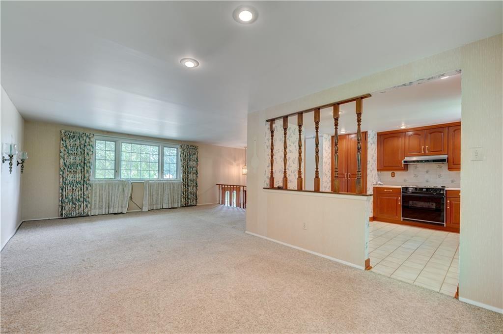 207 Baintree Road Coraopolis, PA 15108 - Photo 8 of 25 Gallery Image 8