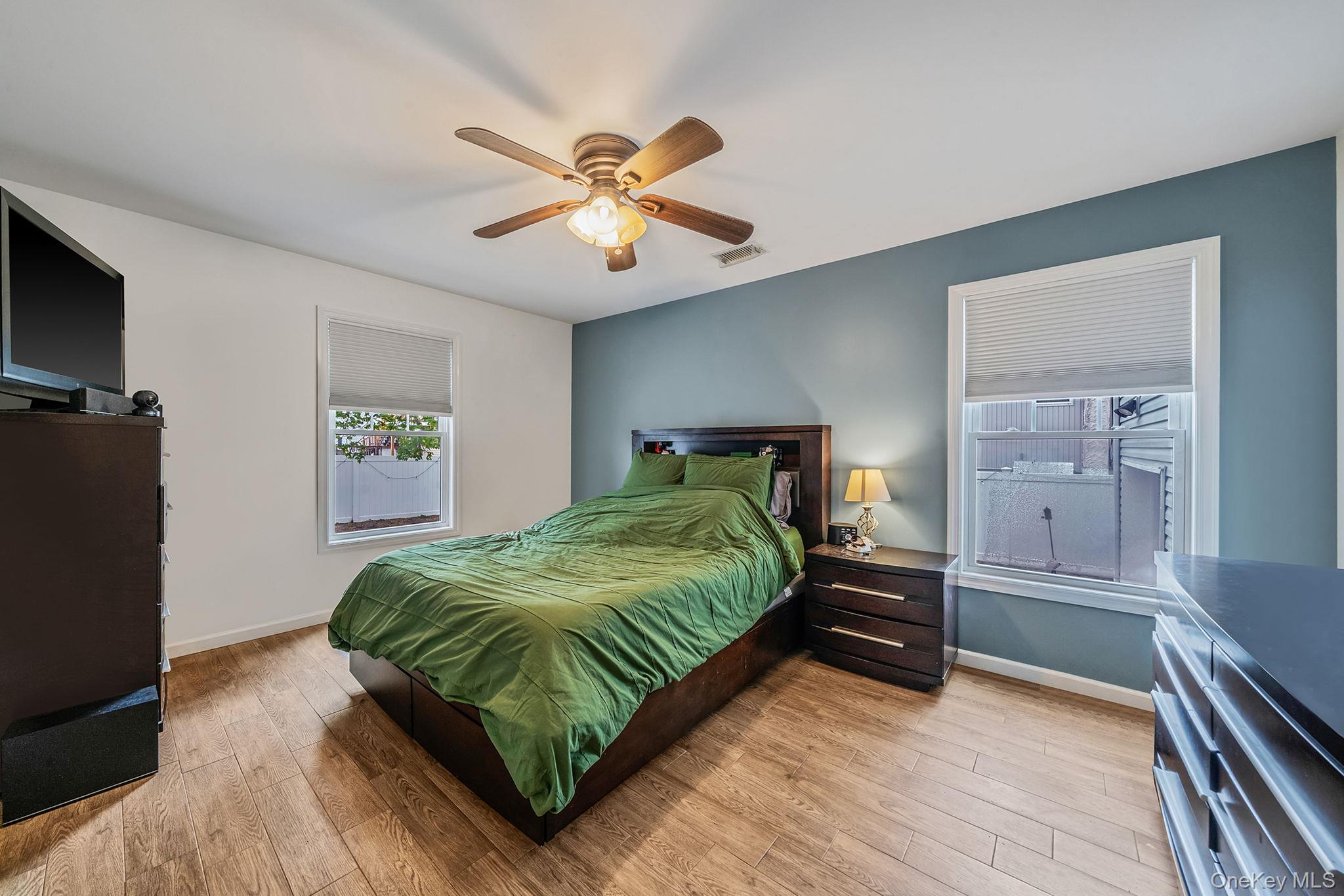 253 East Riviera Drive Lindenhurst, NY 11757 - Photo 14 of 24