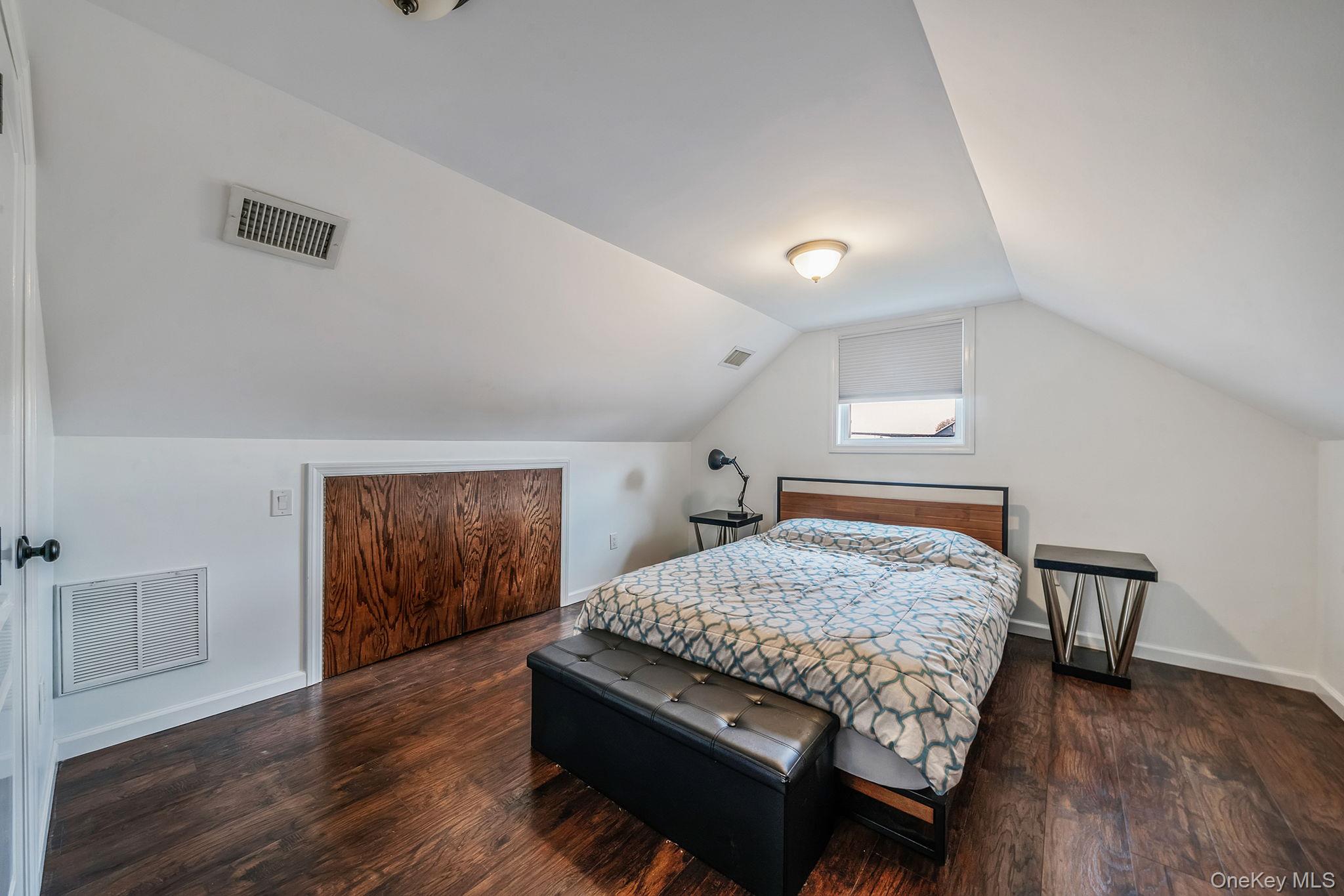 253 East Riviera Drive Lindenhurst, NY 11757 - Photo 15 of 24