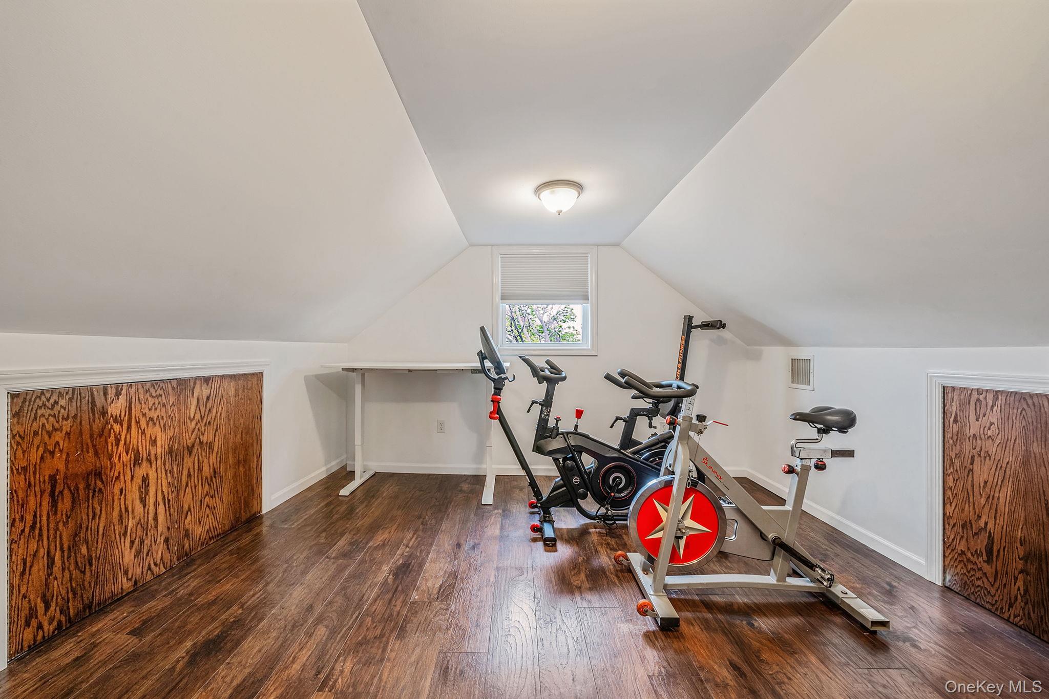 253 East Riviera Drive Lindenhurst, NY 11757 - Photo 16 of 24