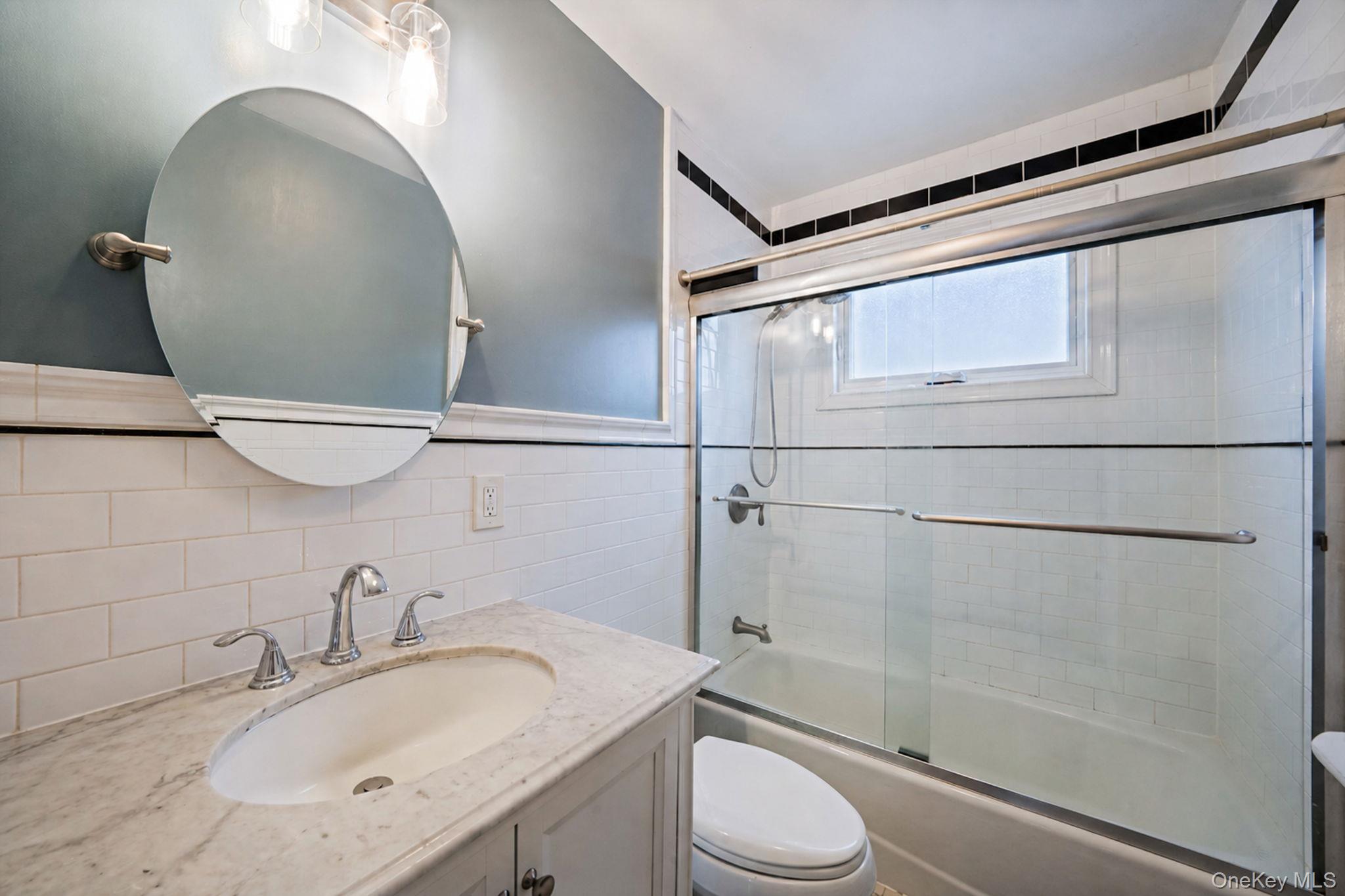 253 East Riviera Drive Lindenhurst, NY 11757 - Photo 17 of 24