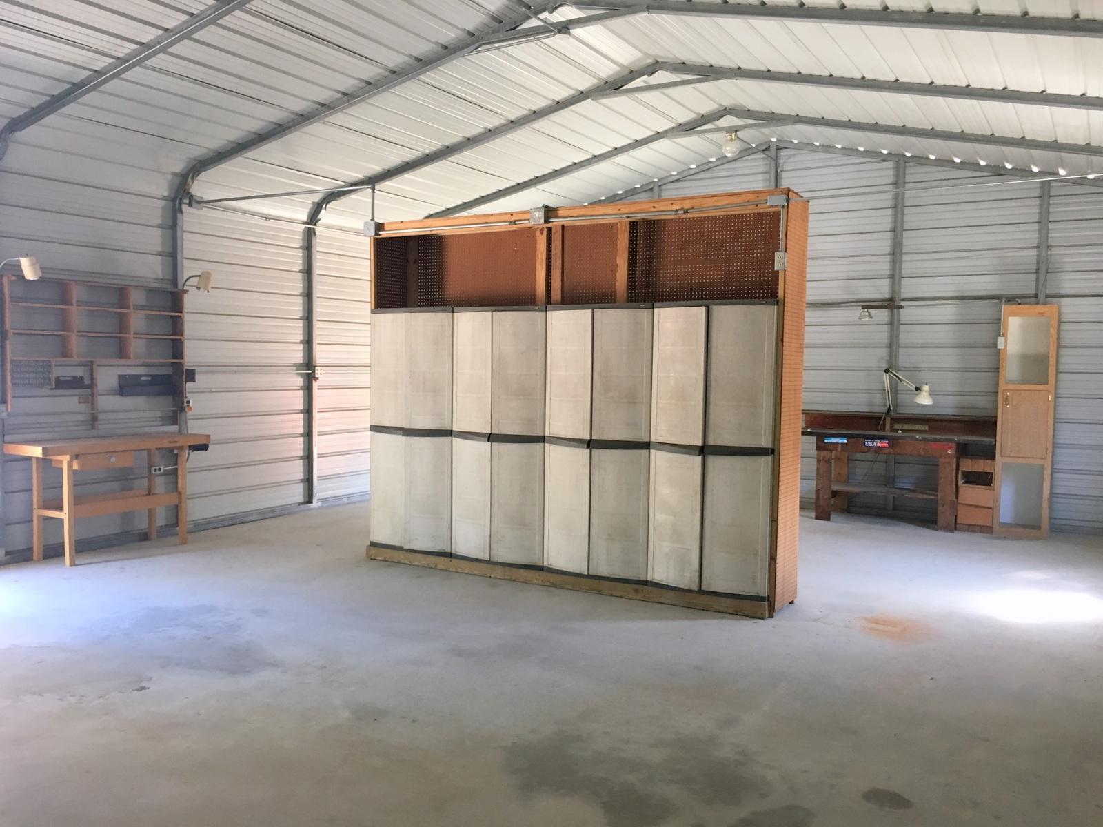 882 Don Graff Road Freeport, FL 32439 - Photo 18 of 22 a view of a garage
