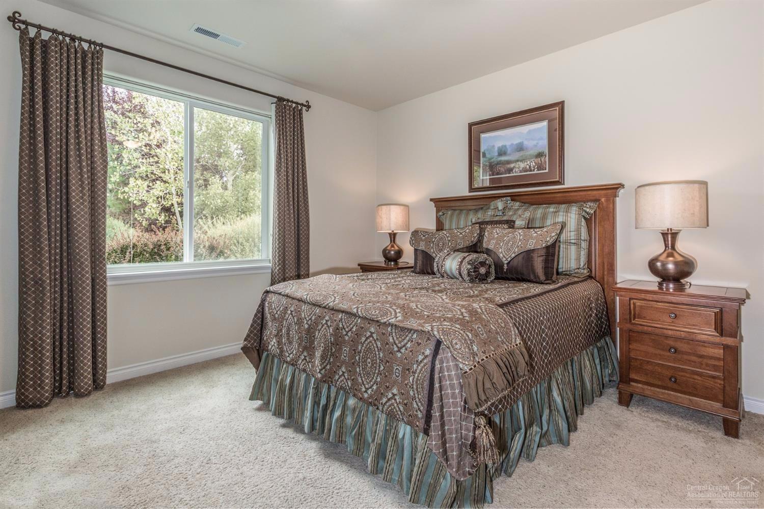 19560 Sager Loop Bend, OR 97702 - Photo 7 of 13 Private master is tucked away from your
