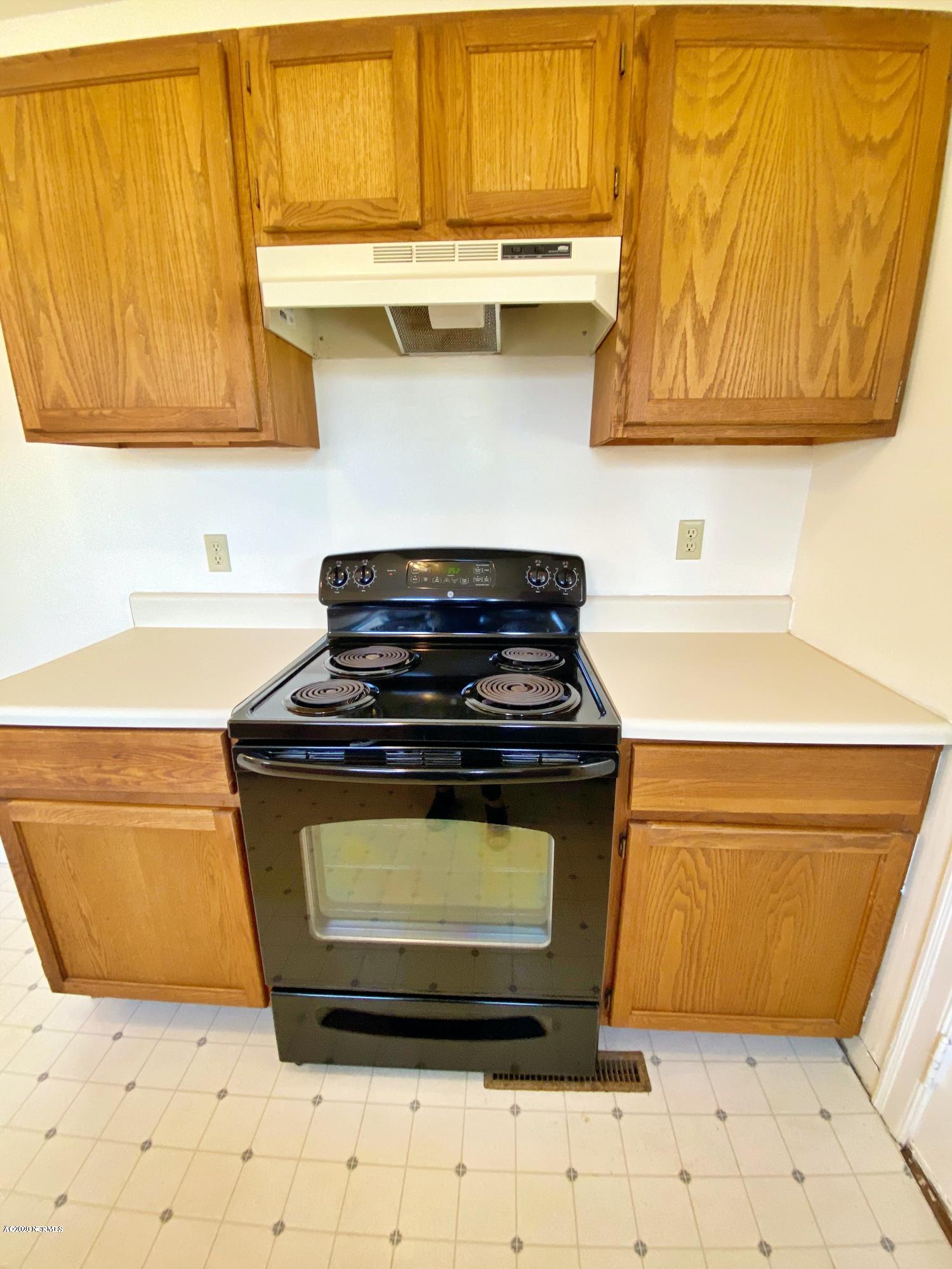 3304 Oaks Road New Bern, NC 28560 - Photo 7 of 35 UPDATED CABINETS