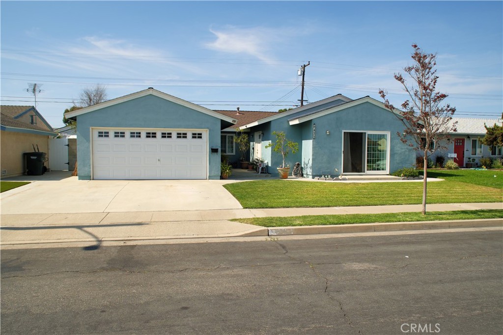 4 Br. 2 full Ba with 1837 sq. ft. on a 6,000 sq. ft. lot in the Brentwood neighborhood. Cypress schools!