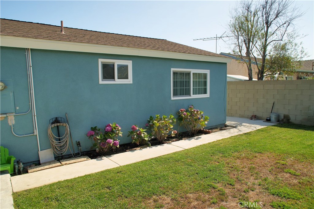 6431 Cathay Circle Buena Park, CA 90620 - Photo 17 of 65 Left view of rear bathroom and bedroom. Walkway to left side yard.
