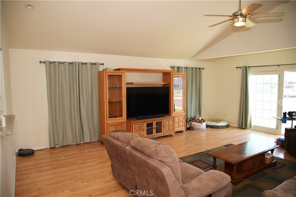 6431 Cathay Circle Buena Park, CA 90620 - Photo 19 of 65 Large family room, right side.