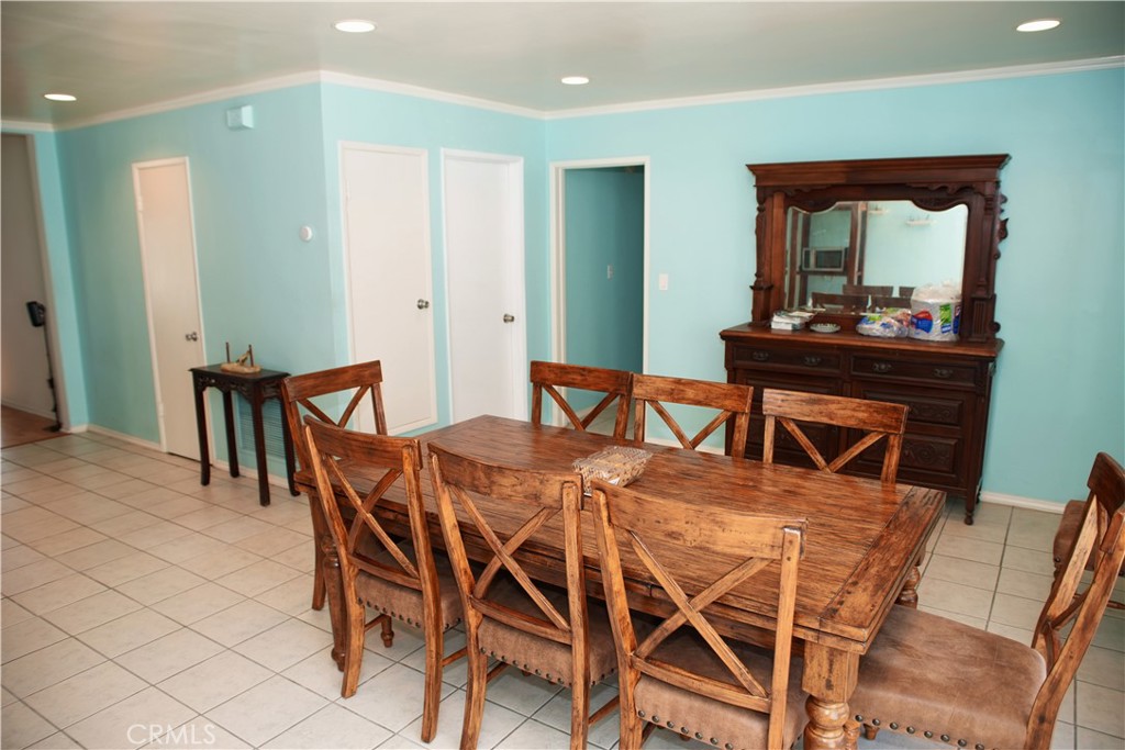 6431 Cathay Circle Buena Park, CA 90620 - Photo 29 of 65 Lots of room to entertain.