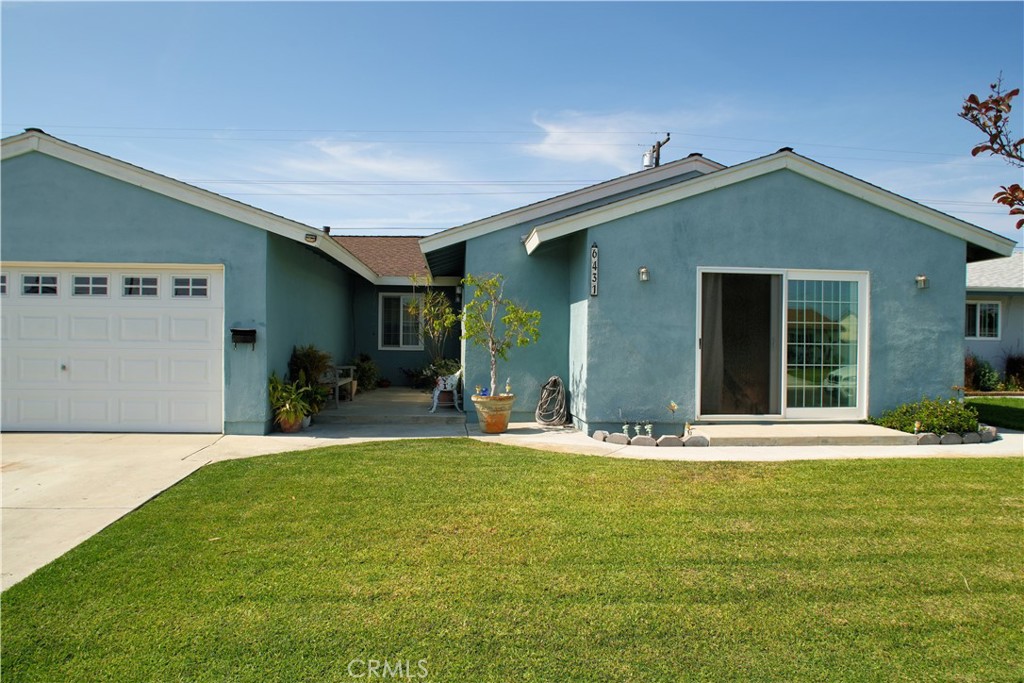6431 Cathay Circle Buena Park, CA 90620 - Photo 4 of 65 Nice entry with room for a comfortable bench and some happy plants.