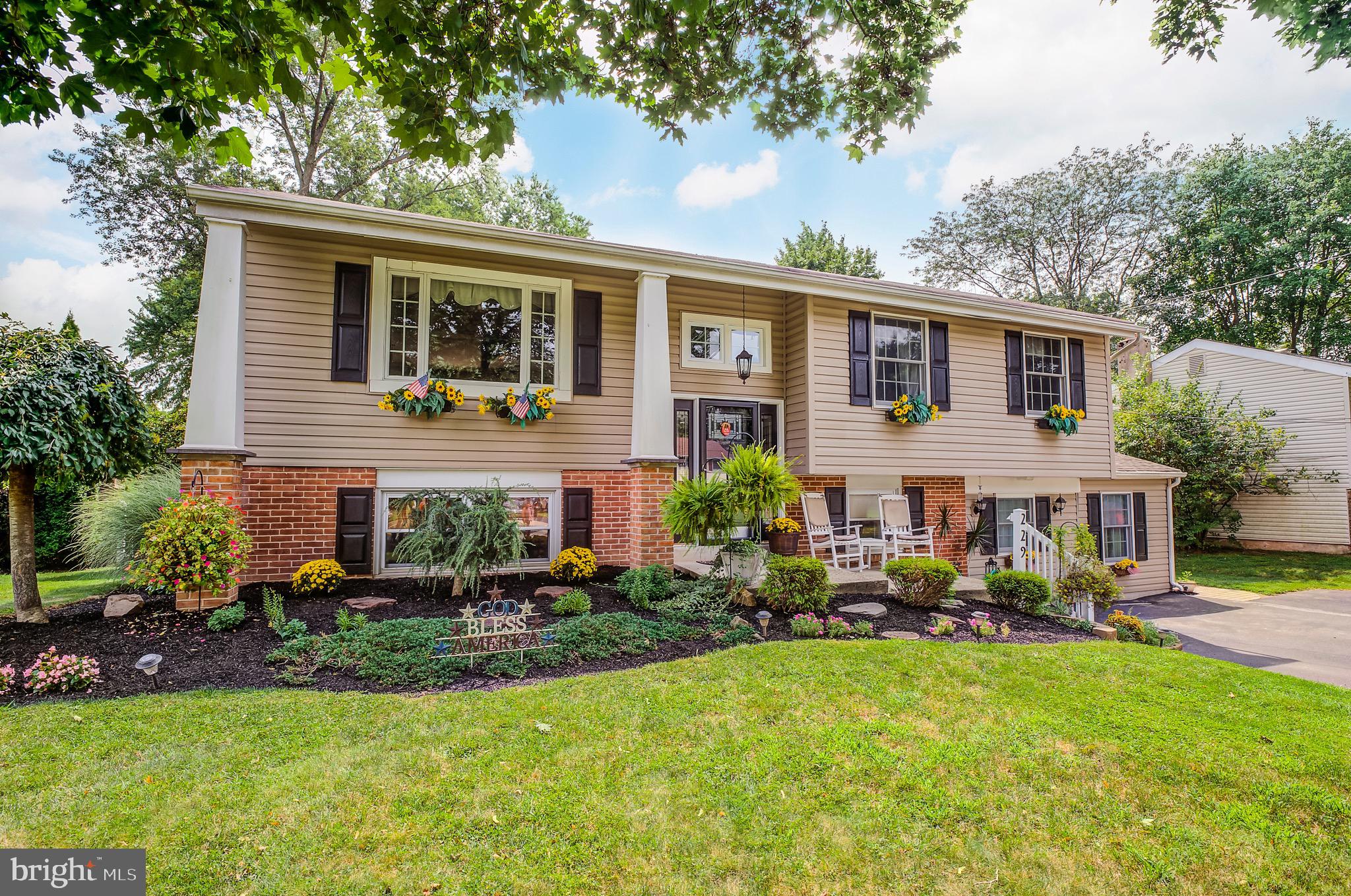 229 Centennial Road Warminster, PA 18974 - Photo 1 of 25 Gallery Image 1