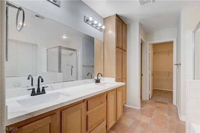 $2,000 | 1112 Milpas Lane, Las Vegas, NV 89134