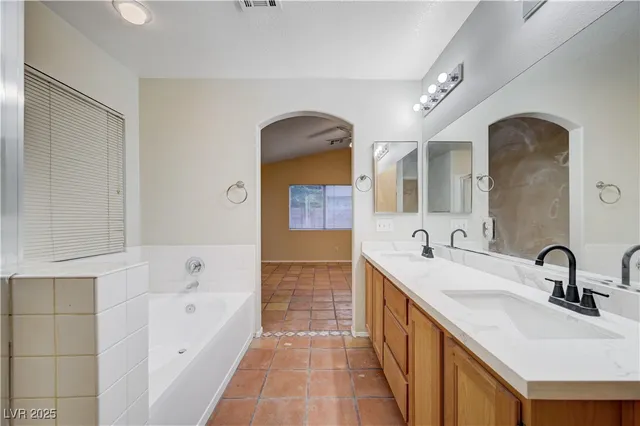 $2,000 | 1112 Milpas Lane, Las Vegas, NV 89134