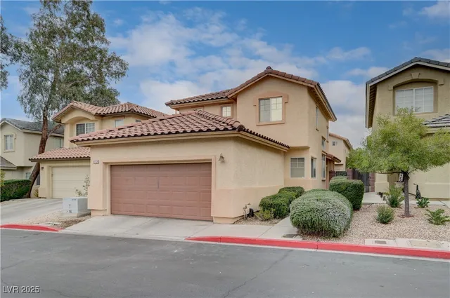 $2,000 | 1112 Milpas Lane, Las Vegas, NV 89134