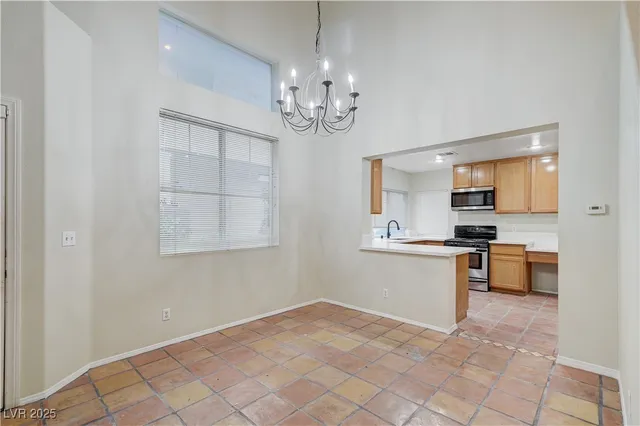 $2,000 | 1112 Milpas Lane, Las Vegas, NV 89134