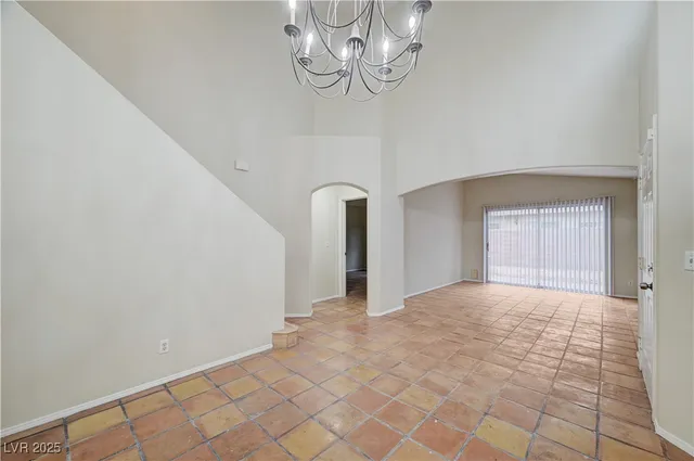 $2,000 | 1112 Milpas Lane, Las Vegas, NV 89134