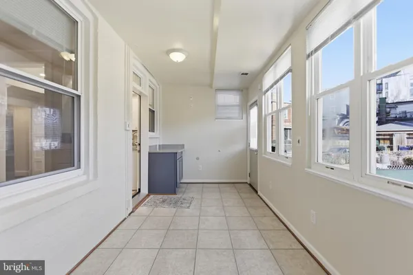a view of an entryway with a livingroom