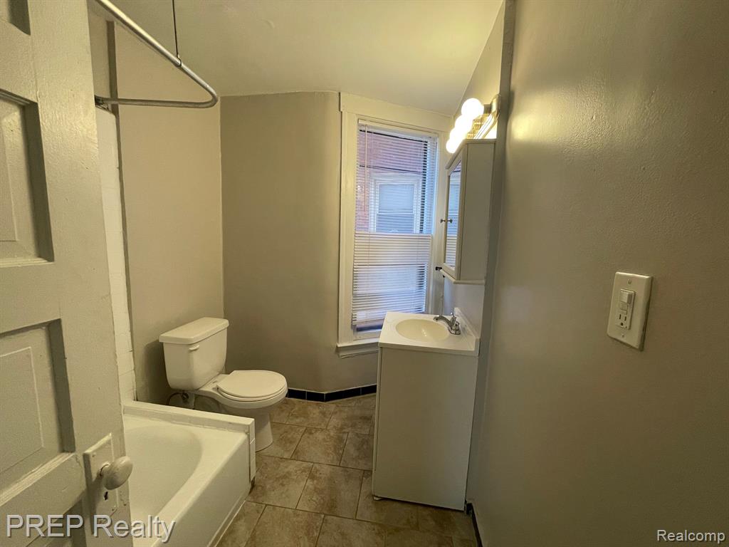 4858 Commonwealth Street, Unit FRONT Detroit, MI 48208 - Photo 8 of 9