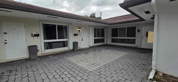 $2,450 | 1951 Northeast 56th Street, Unit 2, Fort Lauderdale, FL 33308