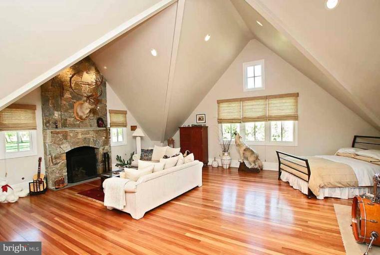 11201 Gunston Road Mason Neck, VA 22079 - Photo 22 of 30 Carriage House Interior