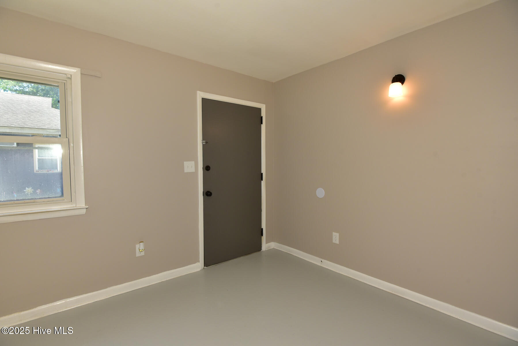 310 Roosevelt Road Jacksonville, NC 28540 - Photo 5 of 20 015
