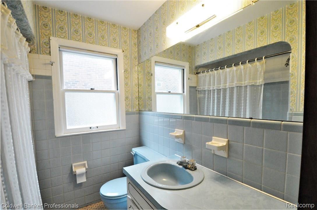 360 Ridgemont Road Grosse Pointe, MI 48236 - Photo 23 of 43 DSC_1478.JPG