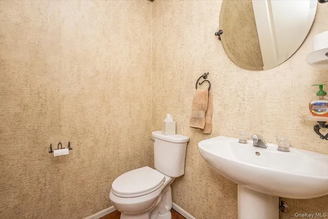 $699,999 | 97 Windwatch Drive, Hauppauge, NY 11788