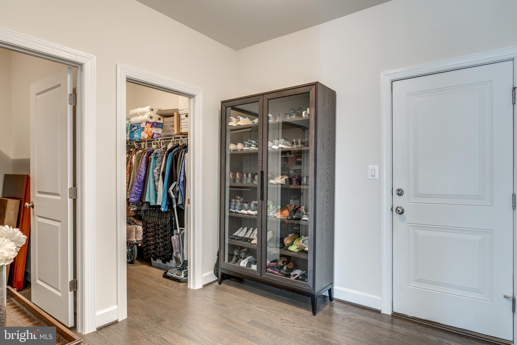 42295 Porter Ridge Terrace Brambleton, VA 20148 - Photo 8 of 34 Gallery Image 8