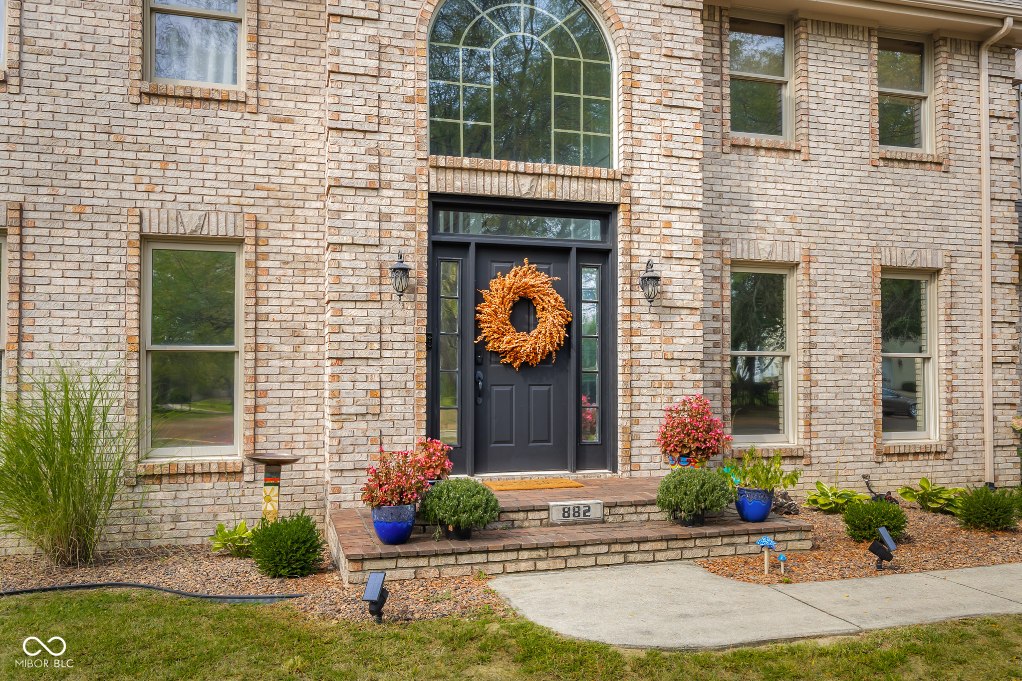 882 Box Turtle Court Columbus, IN 47201 - Photo 3 of 79