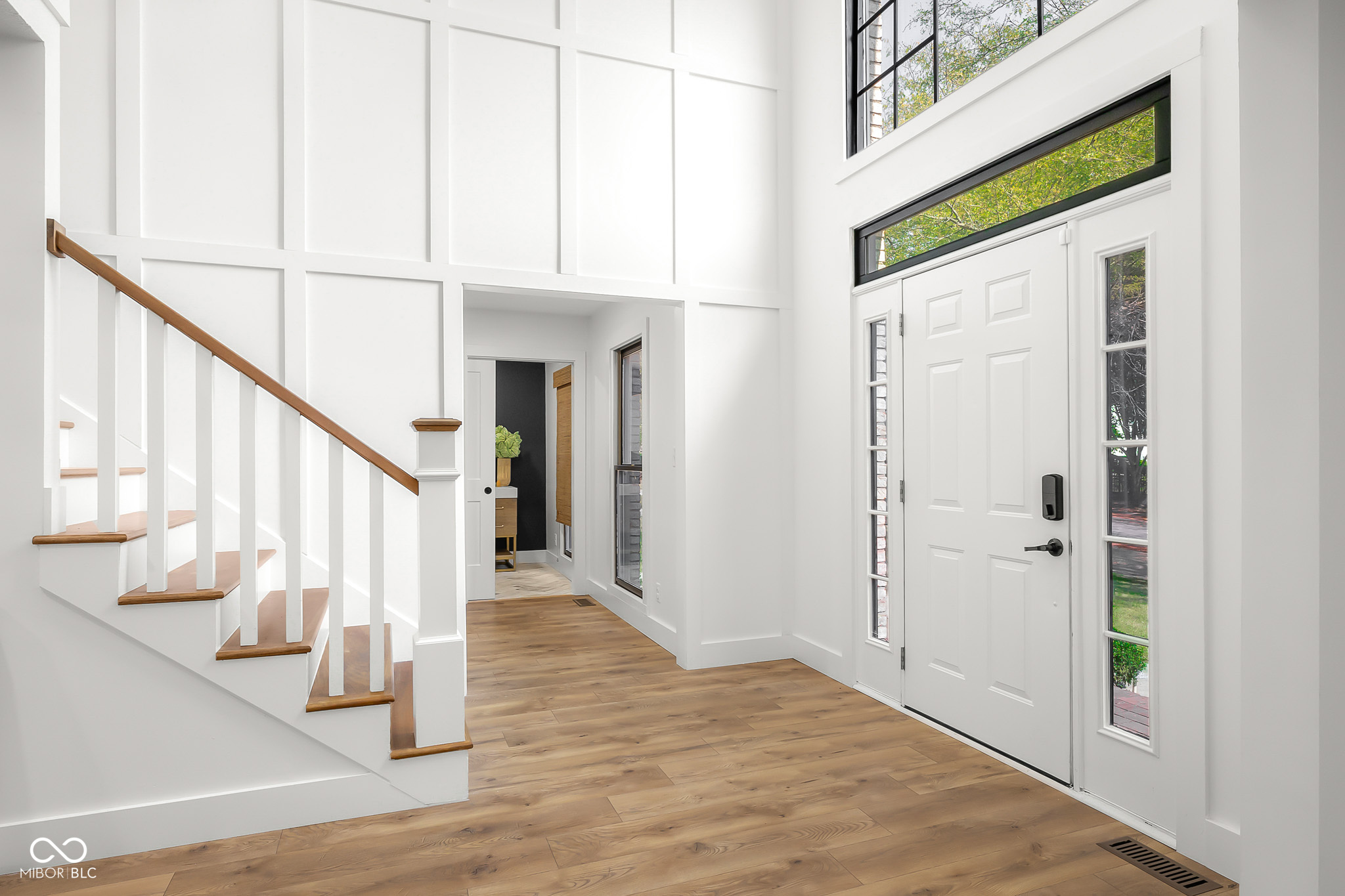 882 Box Turtle Court Columbus, IN 47201 - Photo 4 of 79