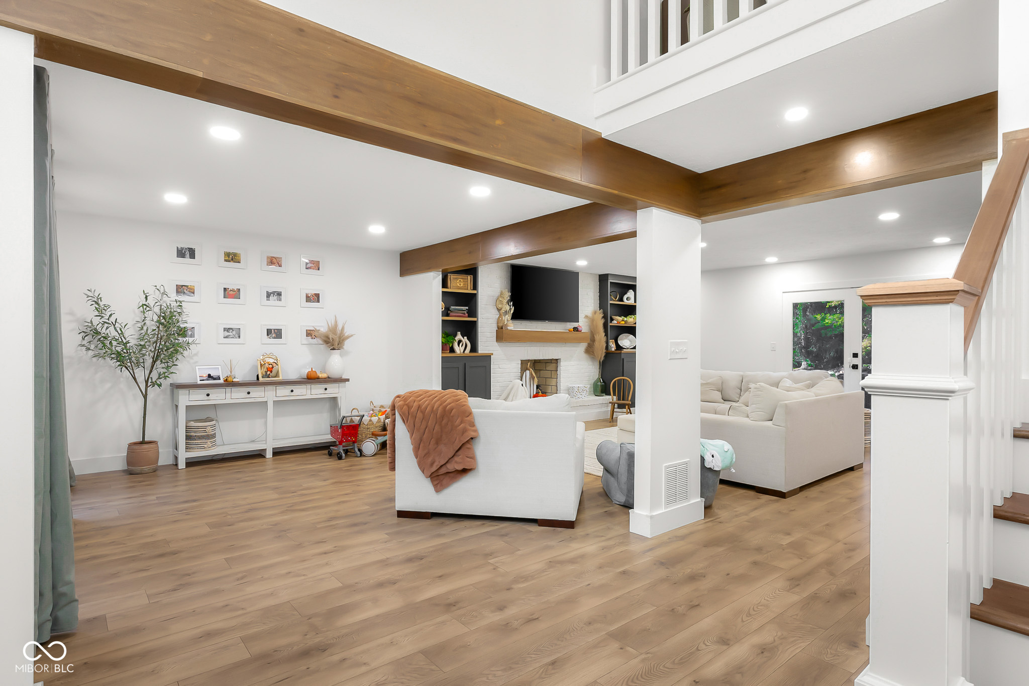 882 Box Turtle Court Columbus, IN 47201 - Photo 5 of 79