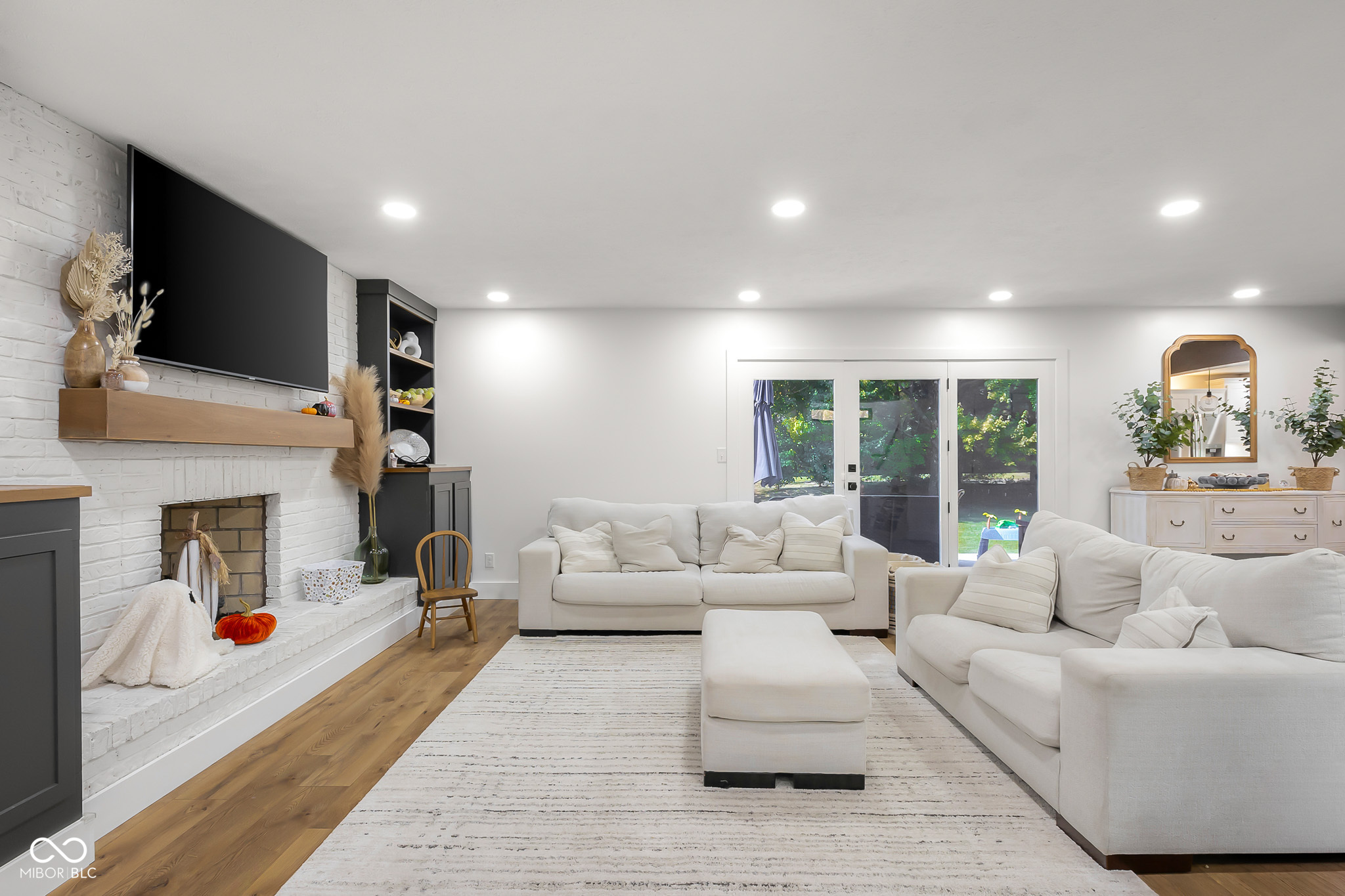 882 Box Turtle Court Columbus, IN 47201 - Photo 8 of 79