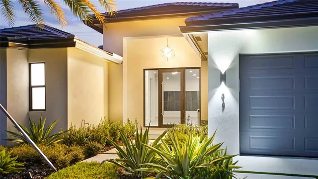 $2,700,000 | 317 Northeast 21st Street, Wilton Manors, FL 33305