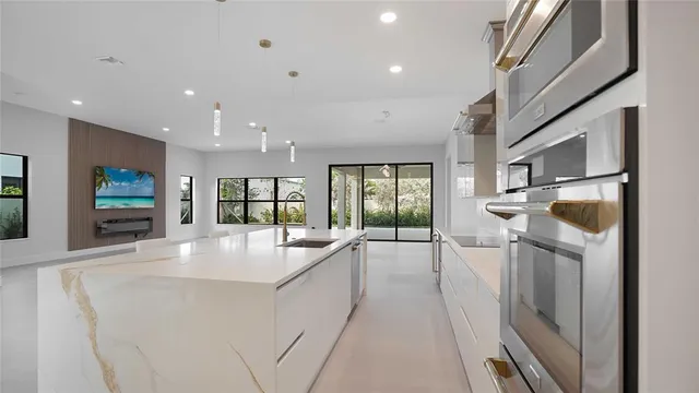 $2,700,000 | 317 Northeast 21st Street, Wilton Manors, FL 33305