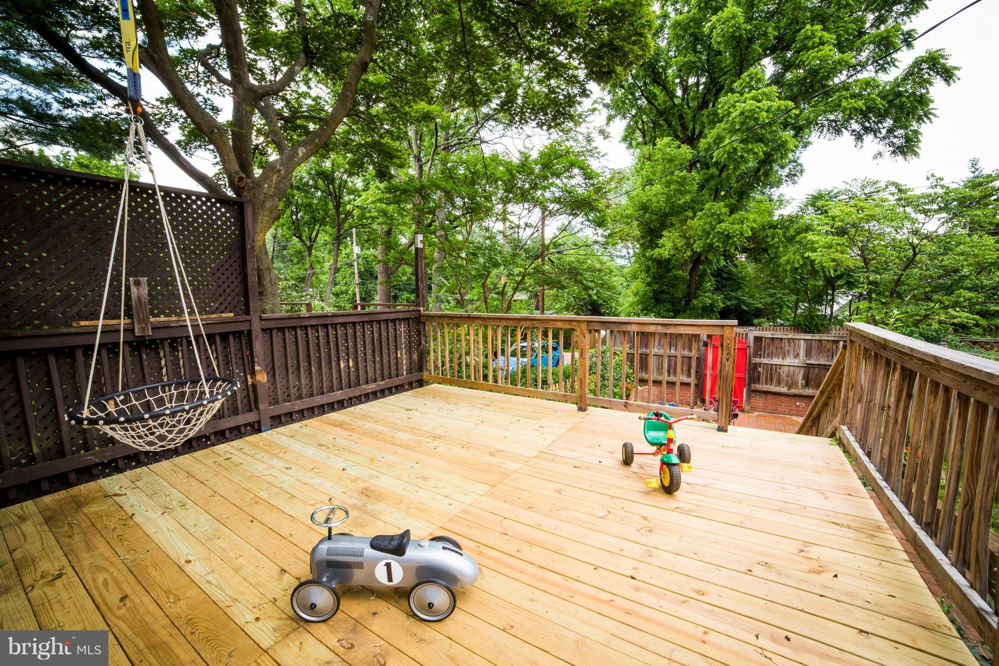 4535 Keswick Road Baltimore, MD 21210 - Photo 28 of 30 a view of balcony and deck