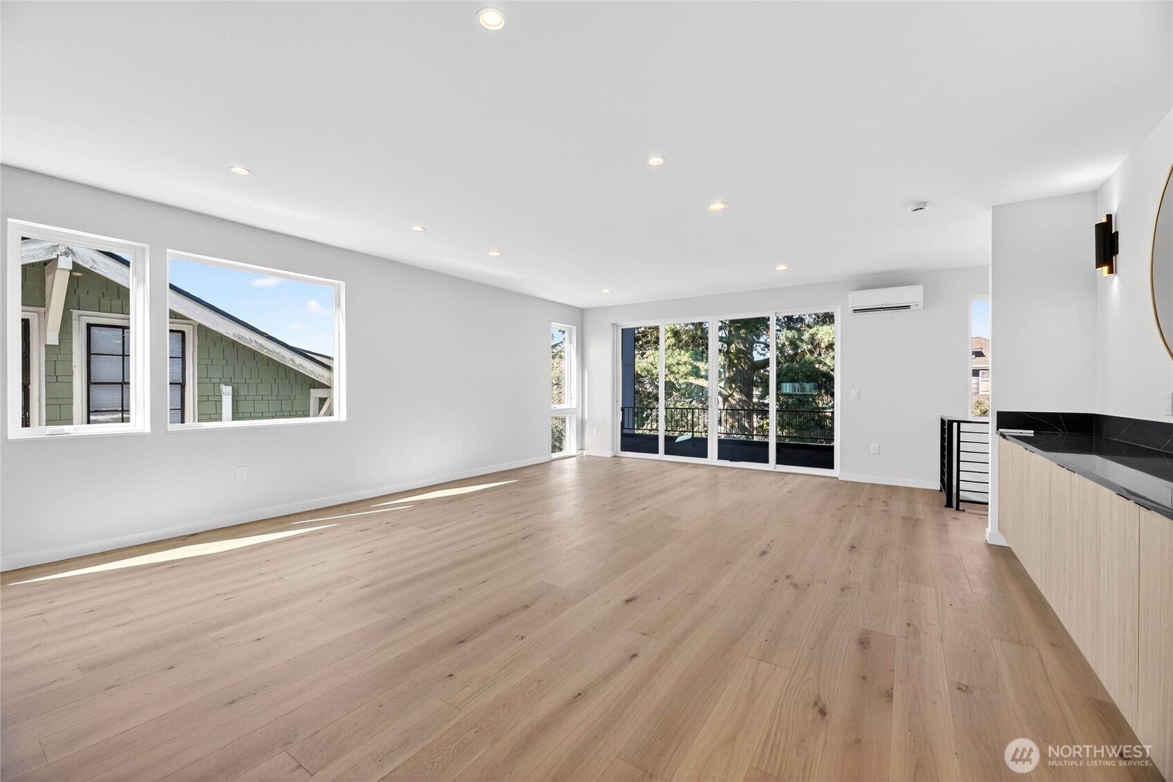 4144 44th Avenue Southwest Seattle, WA 98116 - Photo 12 of 35