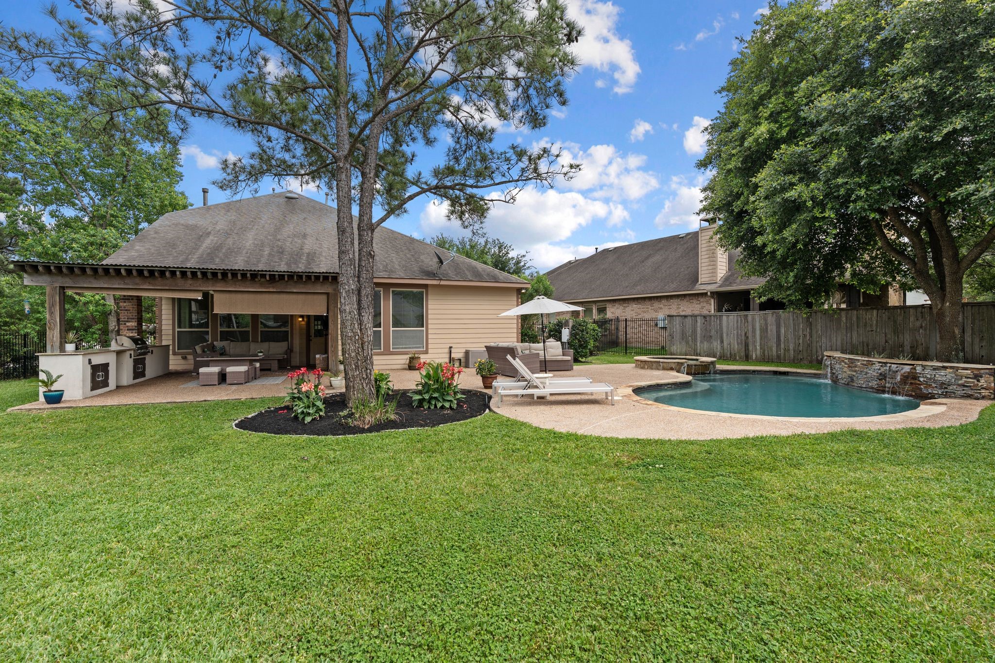 35 Nagshead Place Spring, TX 77389 - Photo 3 of 40