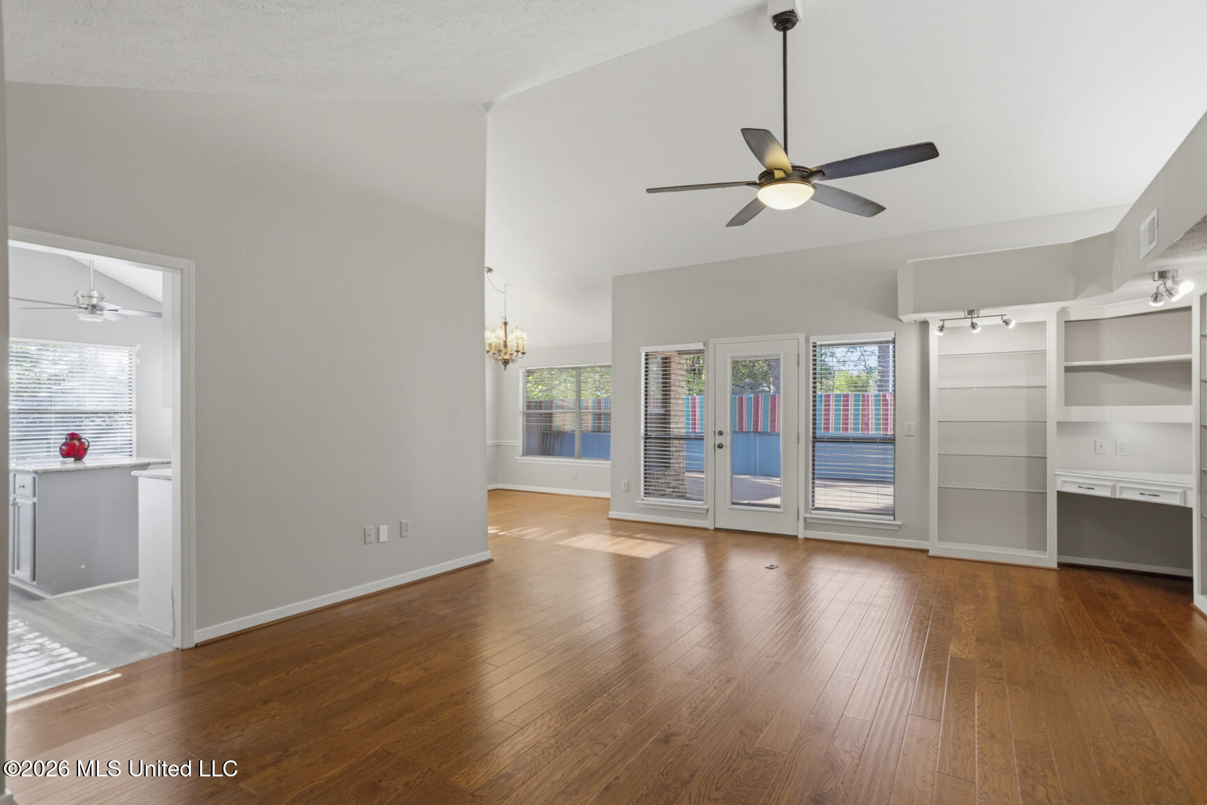 118 Caribbean Cove Clinton, MS 39056 - Photo 12 of 32 118 Caribbean Cv-12