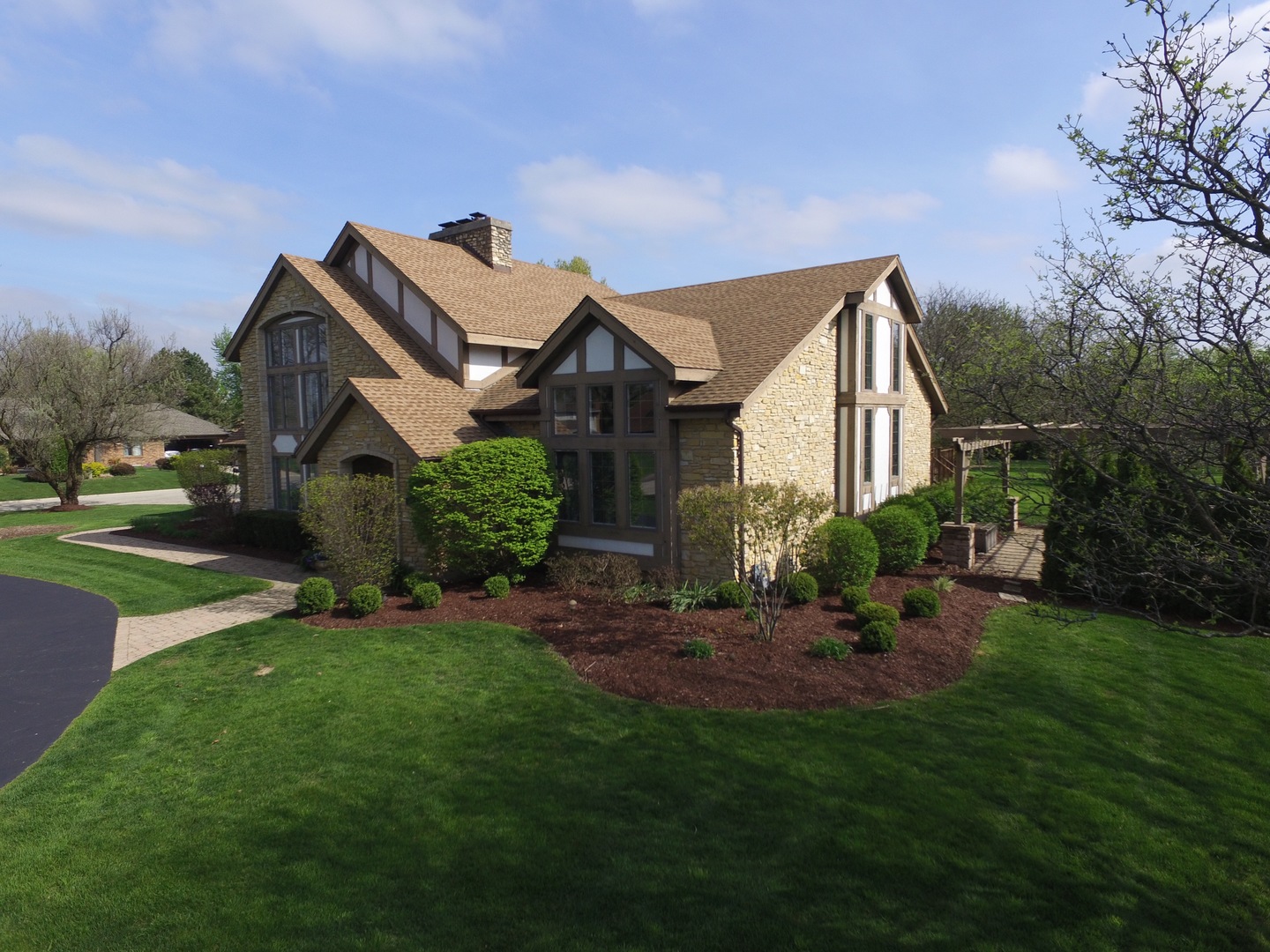651 Camelot Drive Burr Ridge, IL 60527 - Photo 1 of 3