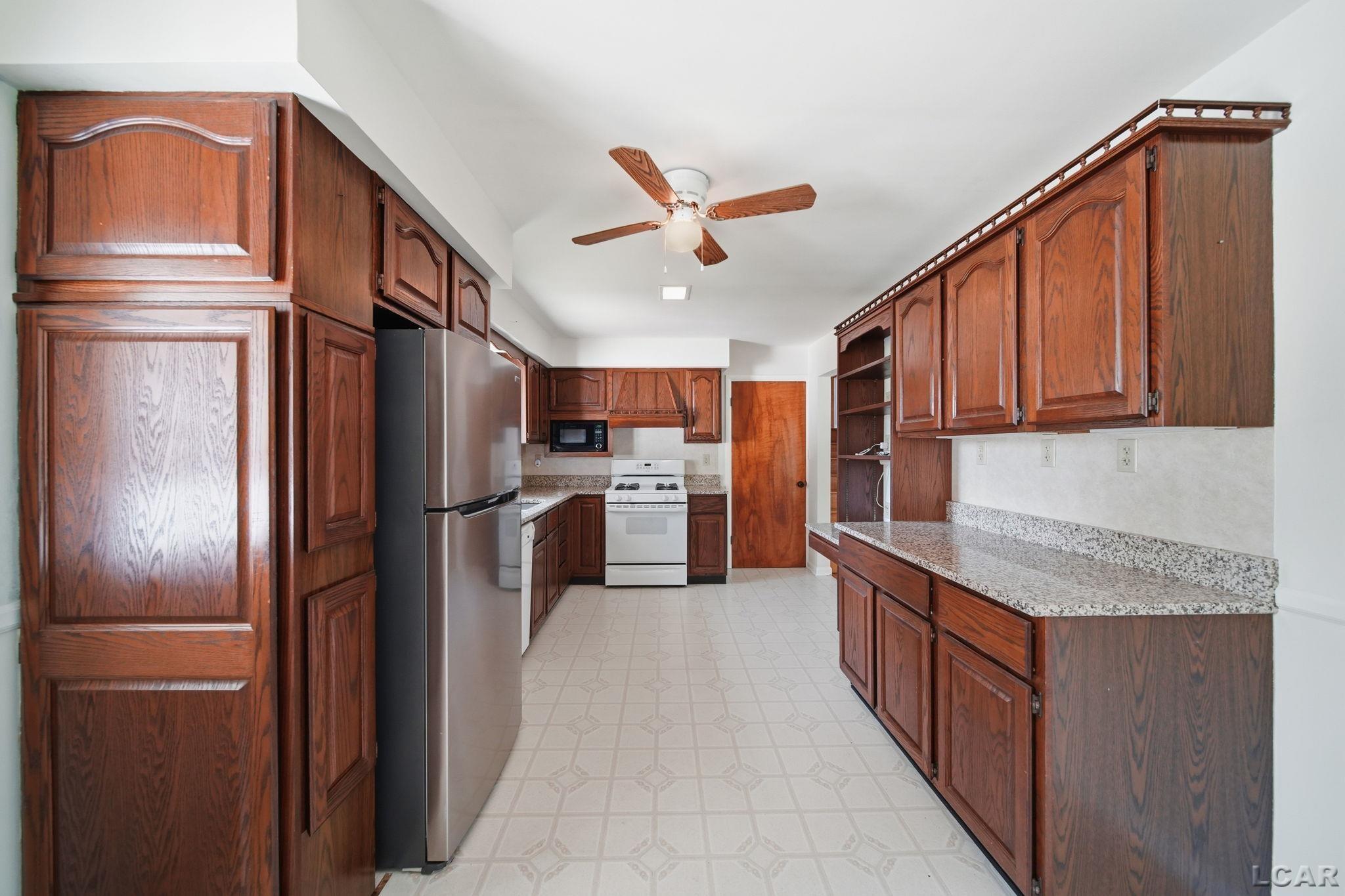 2745 East Carleton Road Adrian, MI 49221 - Photo 11 of 50
