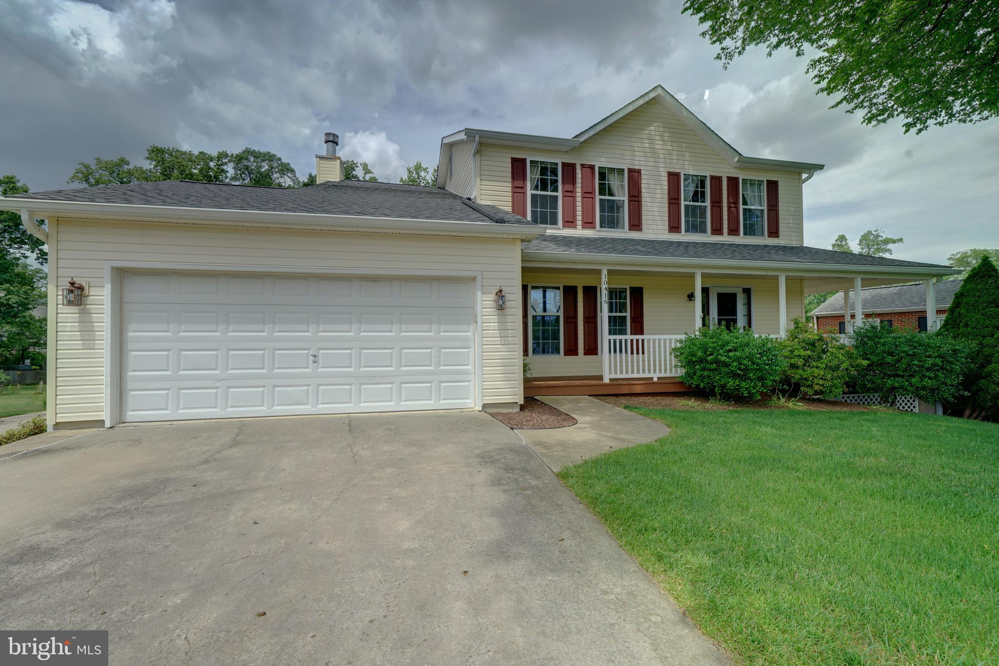 10416 Scaggsville Road Laurel, MD 20723 - Photo 4 of 43 2 car garage w/ built-ins & large driveway
