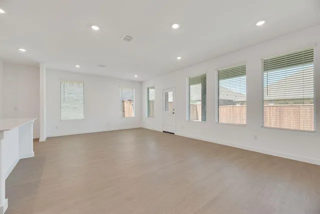 $296,049 | 4767 Paynes Vly Drive, Ennis, TX 75119