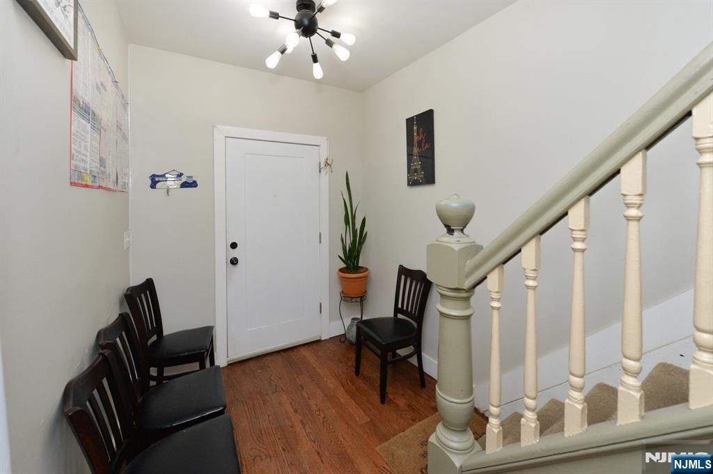 135 Scheerer Avenue Newark, NJ 07112 - Photo 4 of 34