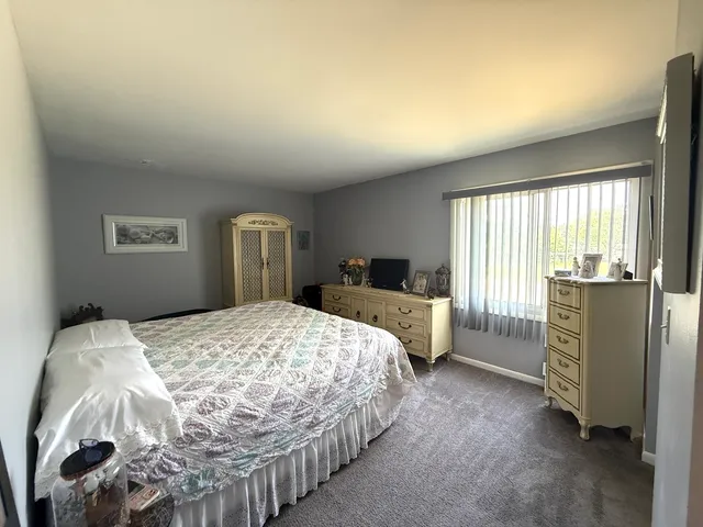 $189,000 | 3108 Roberts Drive, Unit 6, Woodridge, IL 60517