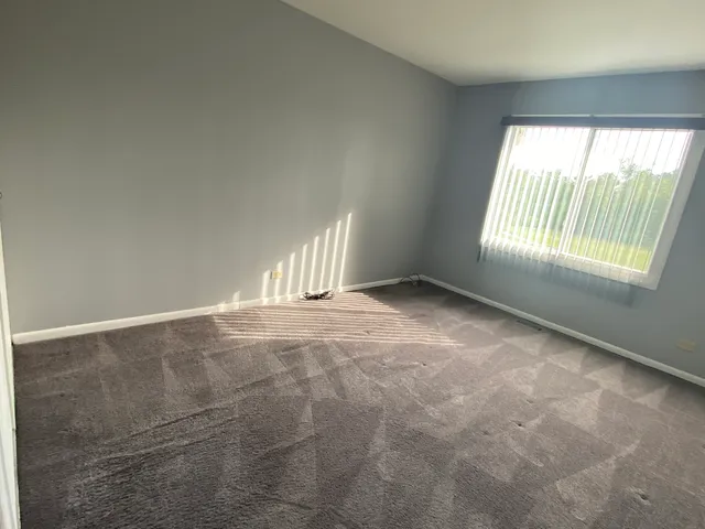 $189,000 | 3108 Roberts Drive, Unit 6, Woodridge, IL 60517